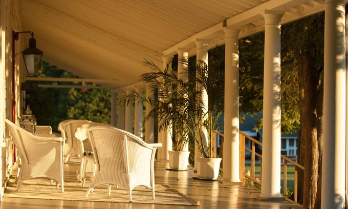 Lake Leelanau Resort | Fountain Point - Cottage 8