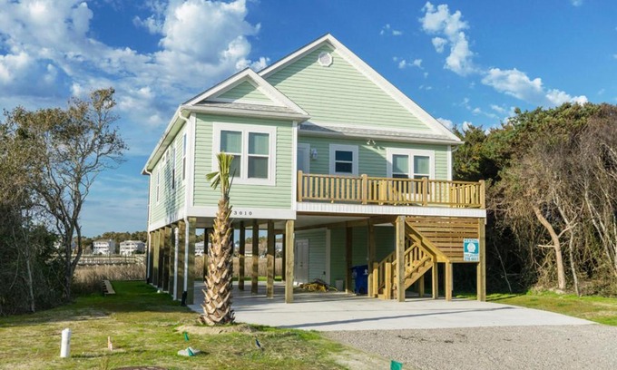 Long Beach House | Fountains Folly by Oak Island Accommodations