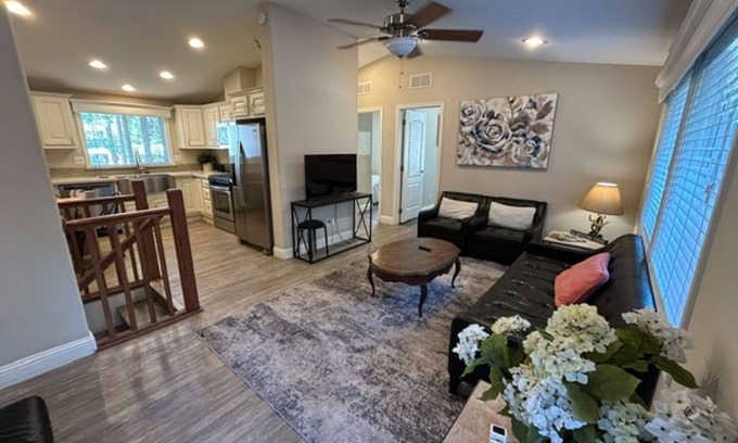 South Lake Tahoe House | Four Bedroom Home in the Heart of South Lake Tahoe near Ski Resort and Stateline