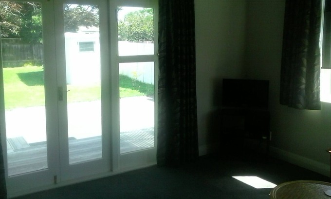 Lower Hutt House | Four bedroom home in same street as hospital in Lower Hutt City