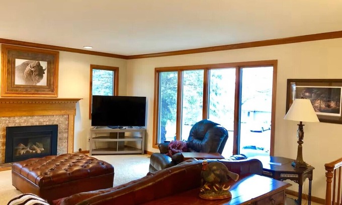 Sioux Falls House | Four Bedroom Home with Great Surroundings