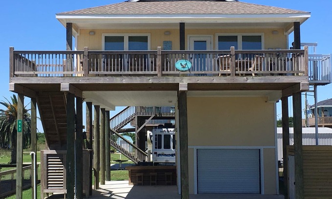 Crystal Beach House | Four bedrooms l Cargo Lift l Walk to Beach l Near Margaritaville Resort