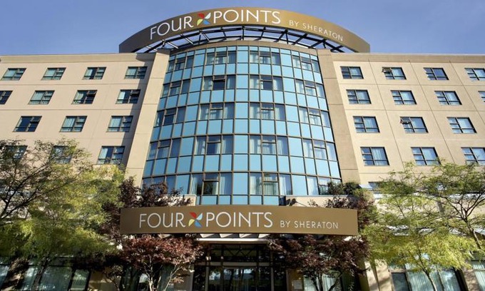 Richmond City Centre Hotel | Four Points by Sheraton Vancouver Airport