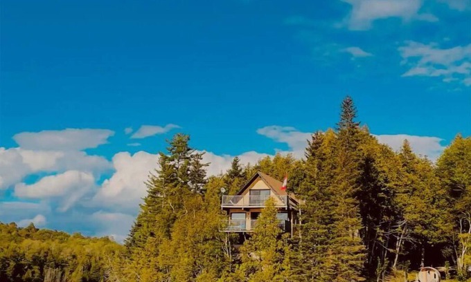 North Frontenac Cottage | Four Season Cottage with Wood Burning Sauna
