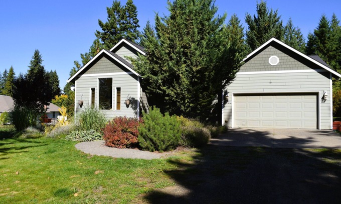 Parkdale House | Four Season Home Base - Close to Mt. Hood, Hood River, Orchards, Wineries