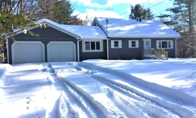 Chester House | FOUR SEASON HOME NEAR OKEMO