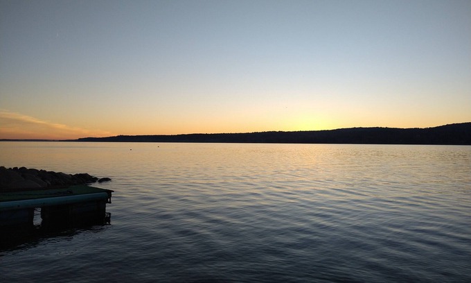 Day House | Four-Season Retreat by the Lake; pet friendly!