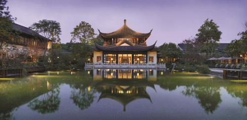 Xihu Hotel | Four Seasons Hotel Hangzhou at West Lake