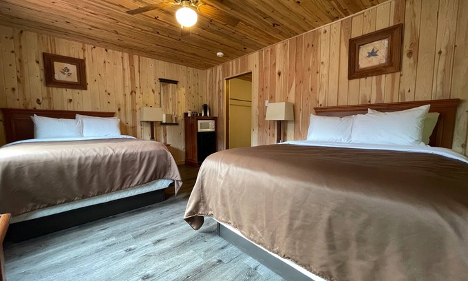 South Fork Hotel | Four Seasons Lodge