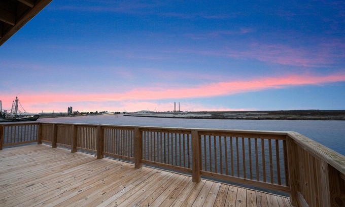 Golden Meadow House | Fourhon Paradise: Steps away from your next adventure