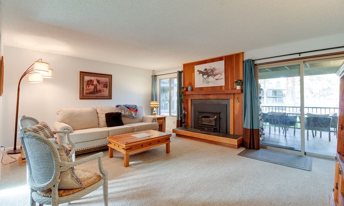 Sisters Condo | Fourth Sisters Escape sleeps 6 ground level condo w/community pool and spa