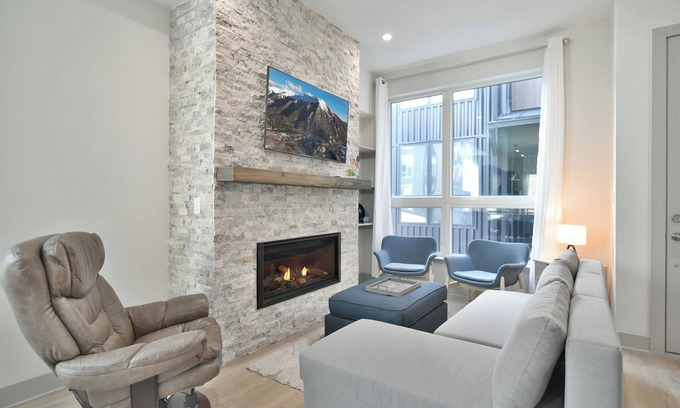 Silverthorne House | Fourth Street Crossing Ptarmigan Townhome: Downtown, Close to Everything!