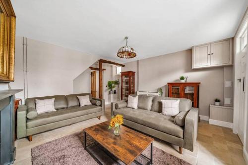 Bicester House | Fox Cottage, within 5 min walk of Bicester Village