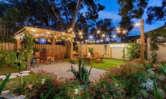 Isle of Palms House | Fox Hollow Peaceful Fruit Forest Getaway. Four bedrooms, two bathrooms