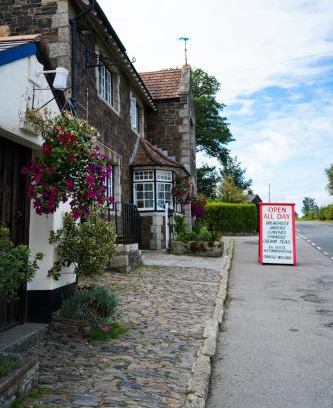 Bridestowe Hotel | Fox & Hounds Hotel