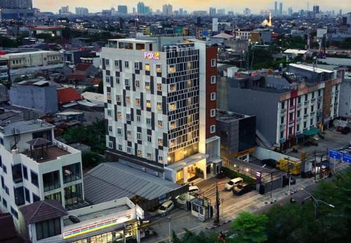 Tanjung Duren Utara Hotel | FOX Lite Grogol Jakarta