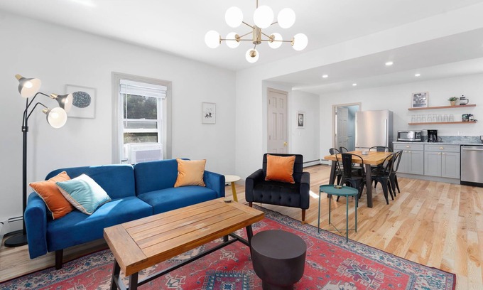 Fox Point House | Fox Point House: Walk to Brown/RISD + Free Parking for Up to 3 Cars!