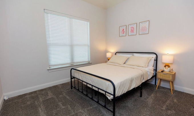 Lubbock House | Fox Ridge Luxury #2-3 Bed/2 Bath home in Lubbock