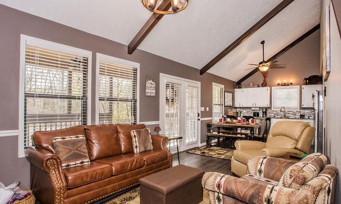 Pigeon Forge House | Fox's Den