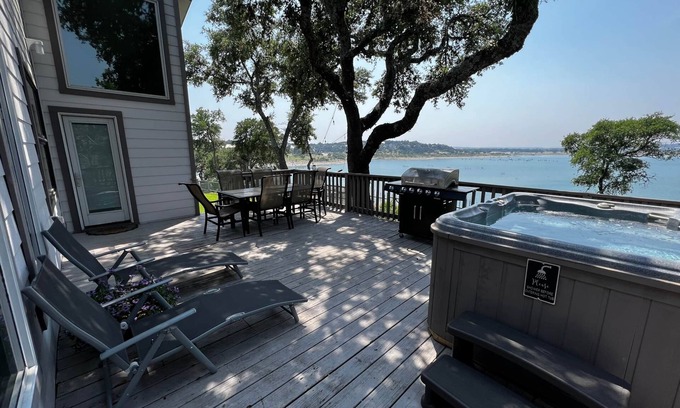 Canyon Lake House | Foxes Den at Canyon Lake
