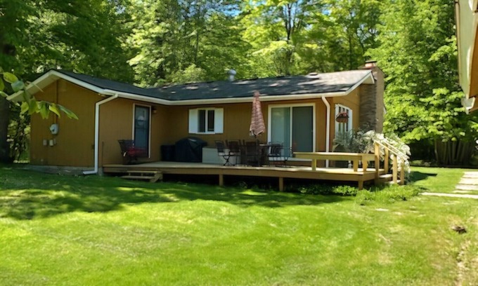 Indian River House | Foxes Den Country Corner Home off Round Point. Mullett Lake Access under 1 Mile