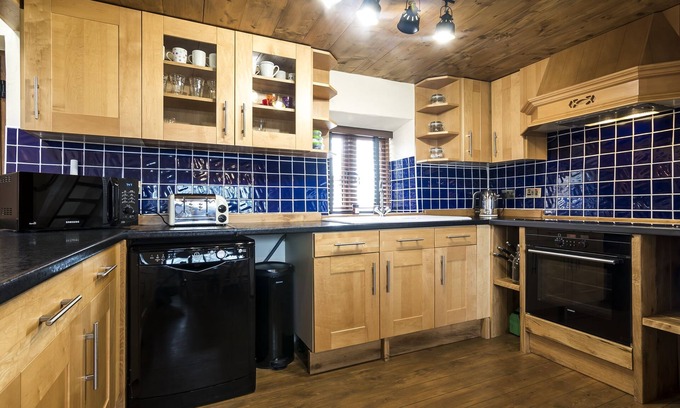 Tiers Cross House | Foxglove - Luxurious Barn Conversion