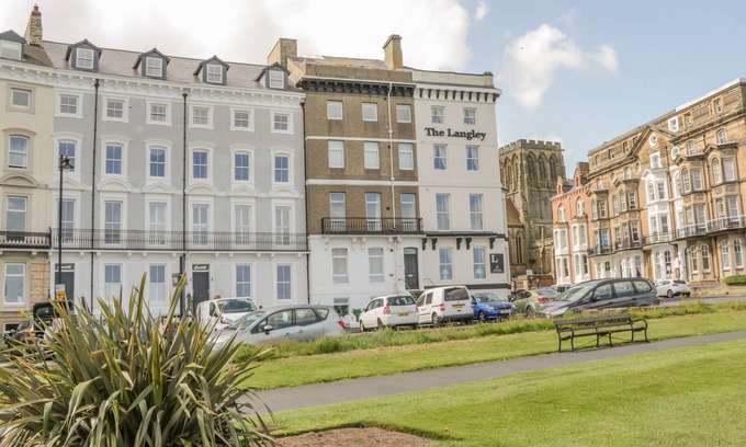 West Cliff Cottage | Foxton Penthouse