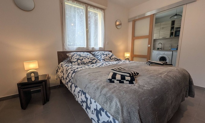 Braucourt Cottage | Comfortable studio with private outdoor space