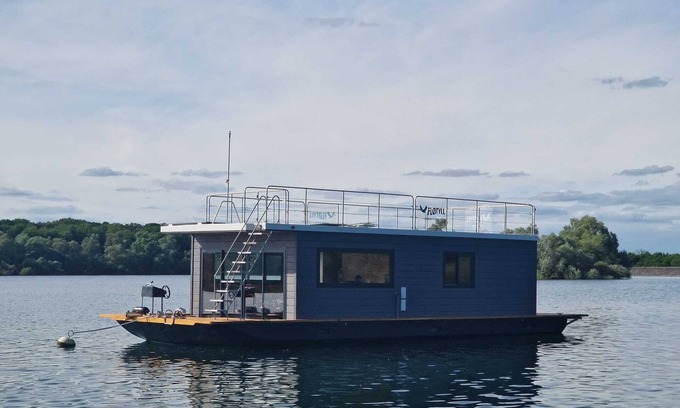 Eclaron-Braucourt-Sainte-Liviere Boat Rental | Electric panoramic boat, sail on the Lac du Der without a permit Giffaumont