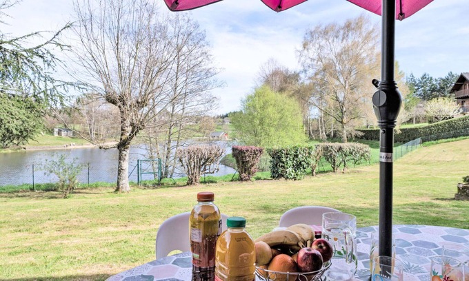 Camps-Saint-Mathurin-Leobazel House | Stunning private villa for 5 people with TV, terrace, pets allowed and parking