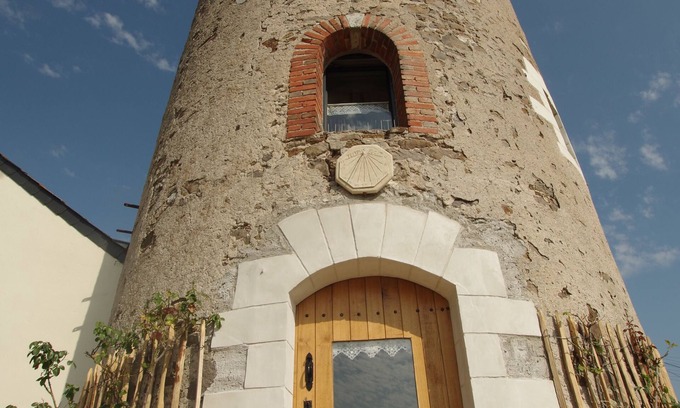 Ingrandes-Le Fresne sur Loire House | Unusual stay in a mill on the Loire