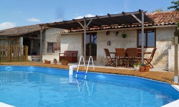 Saint-Barthelemy-de-Bellegarde Cottage | Holiday Cottage & Coarse Lake