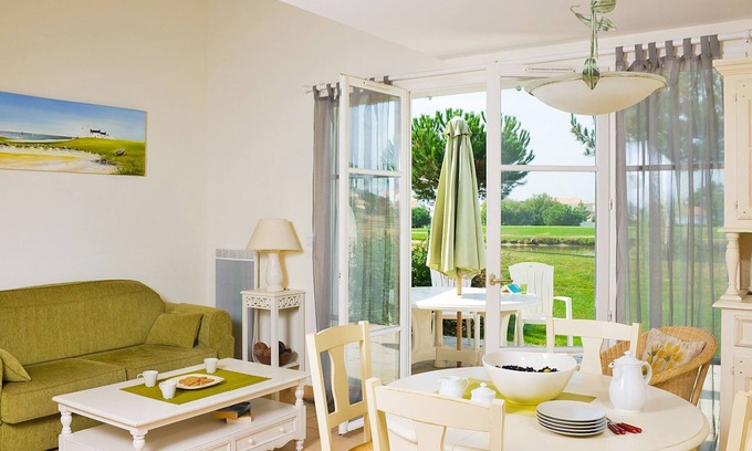 L'Aiguillon-sur-Vie House | Le Domaine de Fontenelles by Interhome