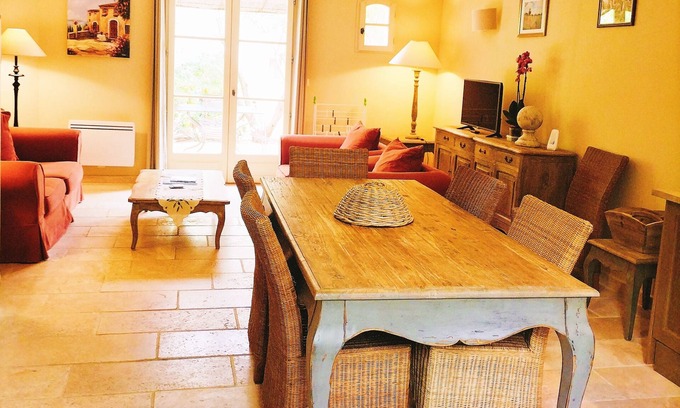 Saint-Laurent-de-la-Cabrerisse Villa | Villa de Charme "Chez Bon" est situé parmis les vignes des Corbières