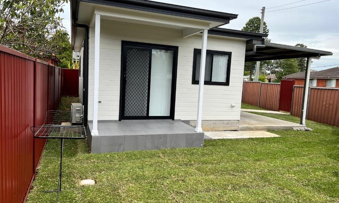 Doonside Apartment | Fragrant Home-68A Brand New 2 rooms House with beautiful private garden and entrance,5G wifi
