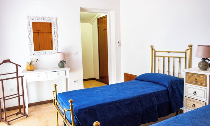Miano Bed & Breakfast | Framí b&b. Comfort and relaxation surrounded by greenery, between the sea and the mountains.