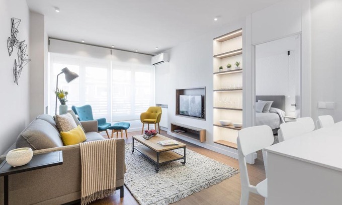Salamanca Apartment | Francisco Silvela Apartment by Flatsweethome