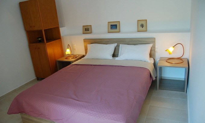 Faneromeni Apartment | Francois Apartment is a cozy apartment in a traditional Cretan village