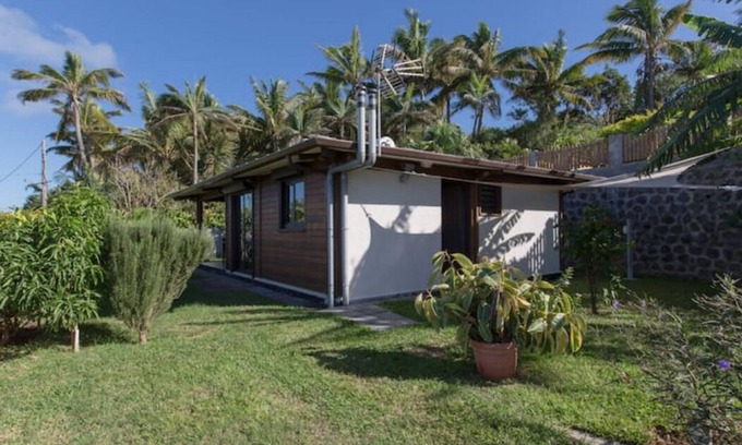 Grande Anse Ski Chalet | Frangipani house, quiet garden and SPA
