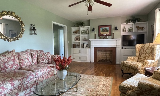 Frankfort House | Frankfort Bourbon Trail/Horse Country EpiCenter