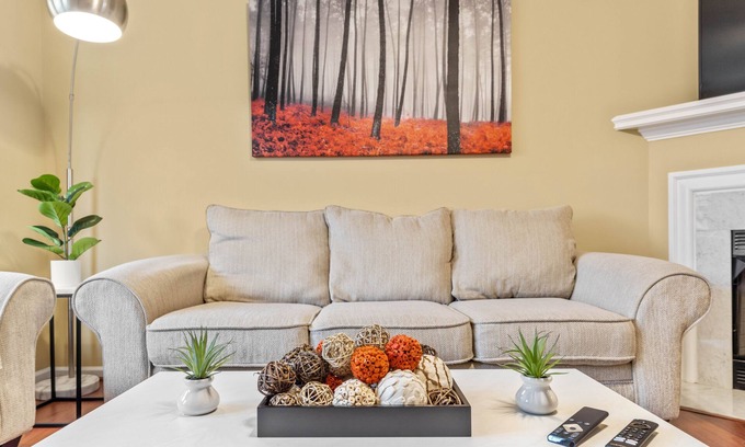 Franklin Condo | Franklin condo fully furnished 30 nights minimum