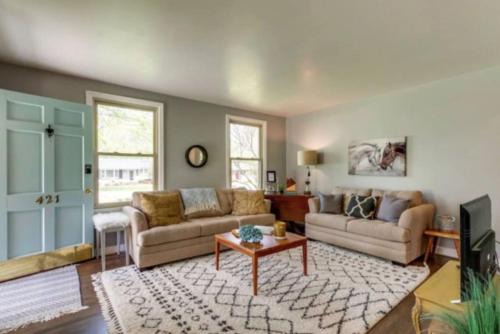Franklin House | Franklin Cottage Cozy 2 bed 1 bath