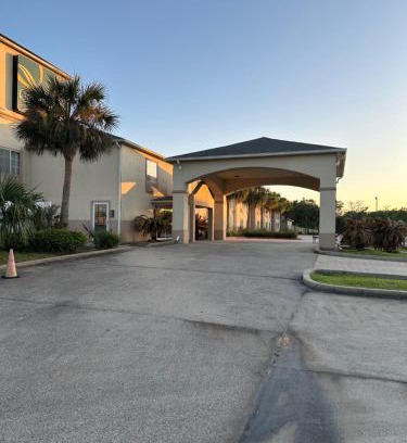 Franklin Hotel | Franklin Inn & Suites