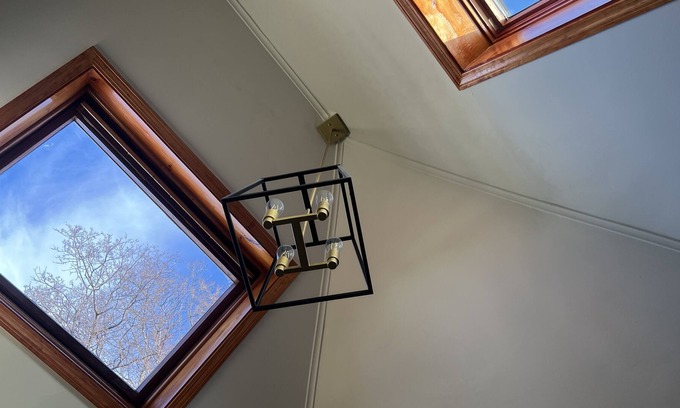 Roxbury Apartment | Franklin Park Zoo near