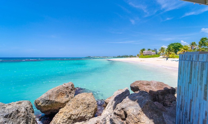 Runaway Bay Hotel | Franklyn D. Resort & Spa