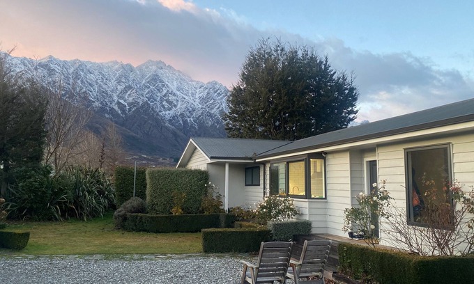 Kelvin Heights House | Frankton Favourite - Queenstown Holiday Home