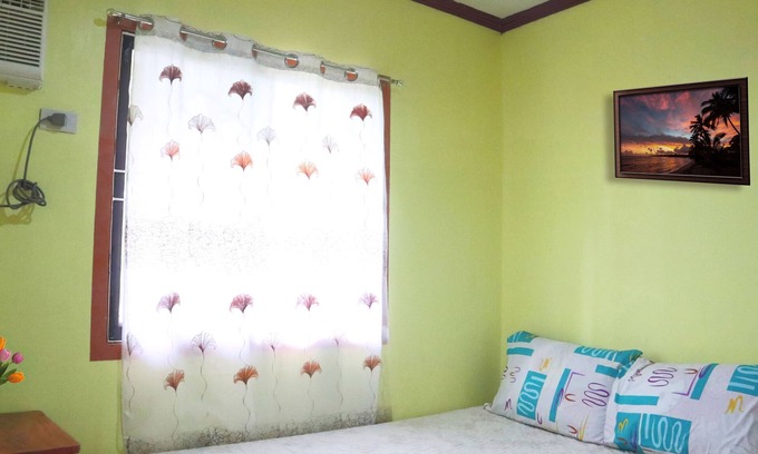 San Francisco Island House | Franky Jay Guesthouse has 2 bedrooms with air-condition.