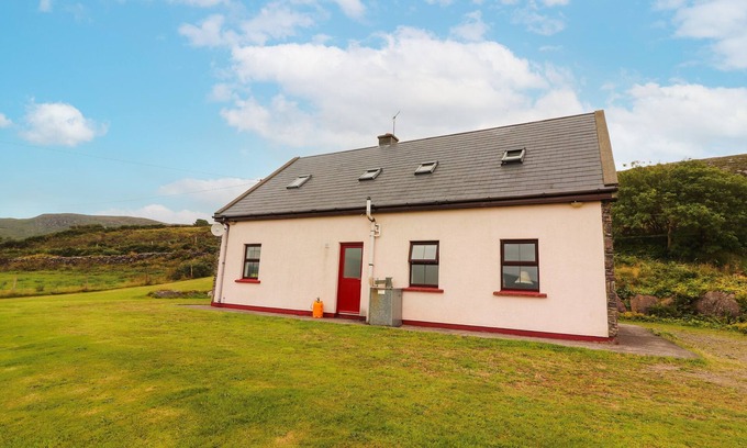 Waterville Cottage | FRAOCH, family friendly, with open fire in Waterville, County Kerry