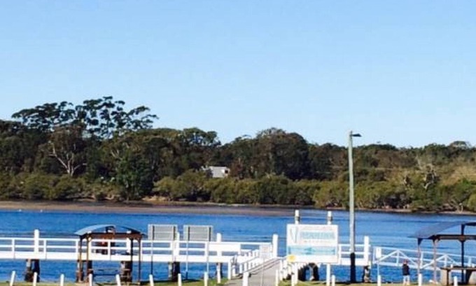 Laurieton Apartment | Frasers Cottage - close to Laurieton shops and club