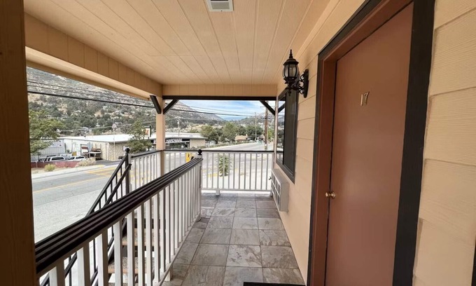 Frazier Park Hotel | Frazier View Motel